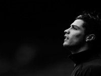 中超联赛激战正酣，争冠保级形势扑朔迷离