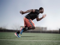 奥尔莫重返训练场引关注，巴萨医疗组谨慎评估其复出进程