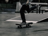 潘展乐勇夺世锦赛金牌 中国游泳新星闪耀国际舞台