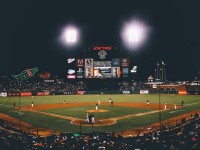 F1大奖赛西班牙站，维斯塔潘强势夺冠，汉密尔顿策略失误痛失领奖台